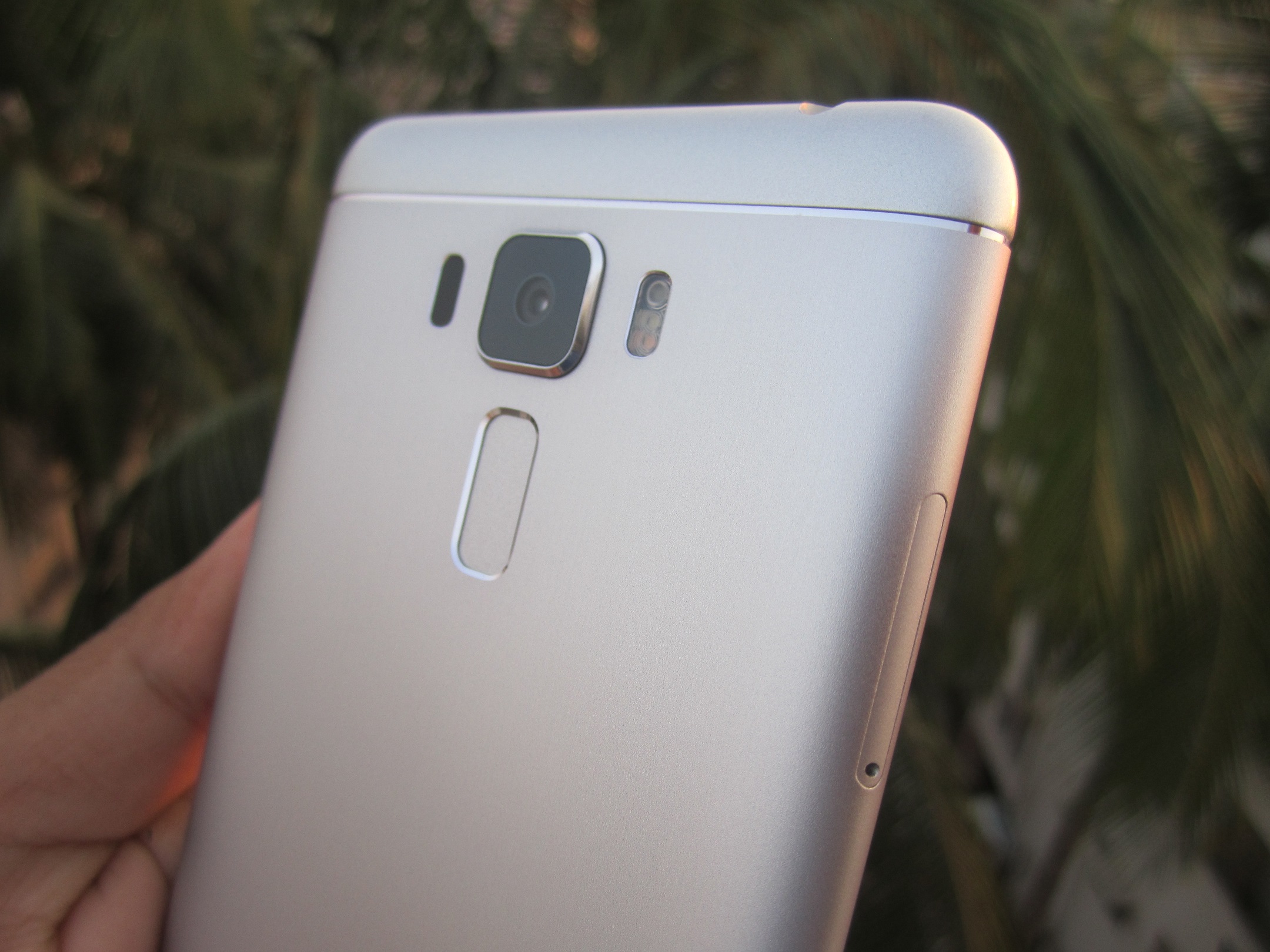 Asus-Zenfone3-Laser-GeekySplash-Review-1