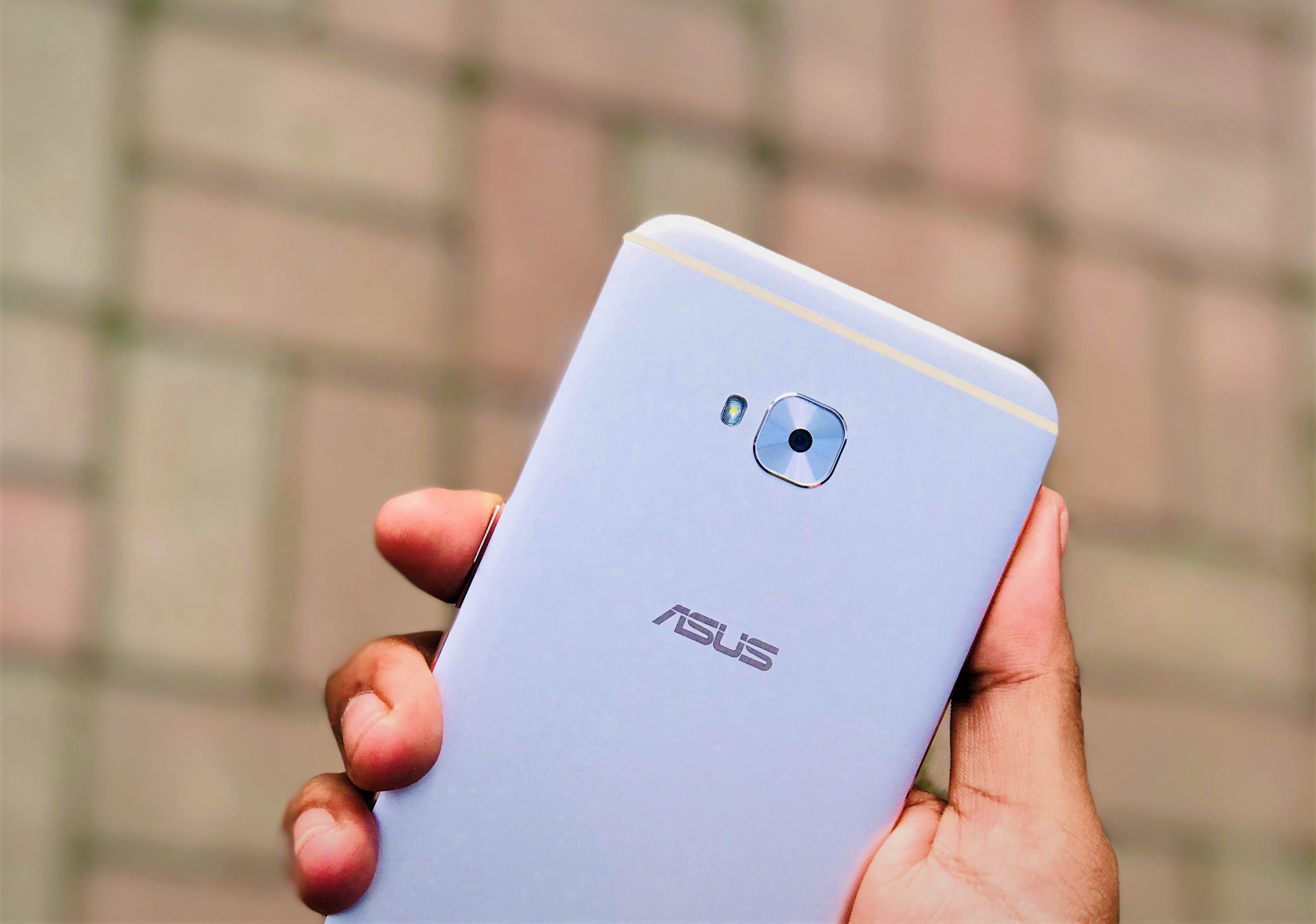 Asus-Zenfone-4-Selfie-Pro-Review-GeekySplash-1