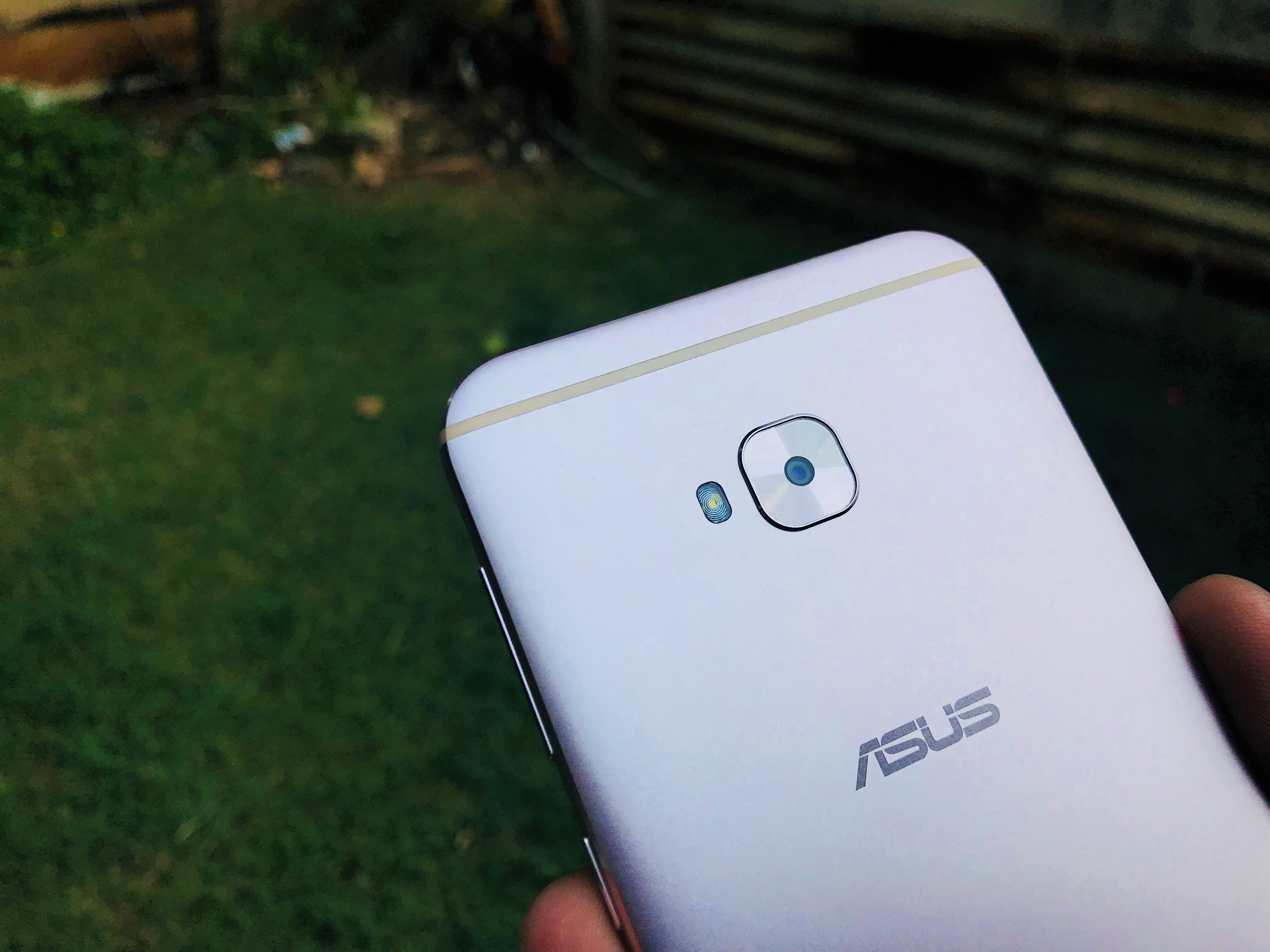 Asus-Zenfone-4-Selfie-Pro-Review-GeekySplash-3